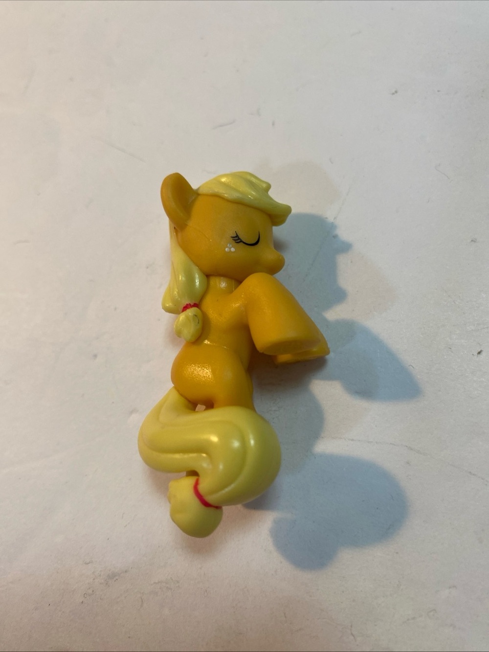 My Little Pony MLP Apple Jacks 2” Mini Action Blind Figure Toy G4 Sleeping Lay